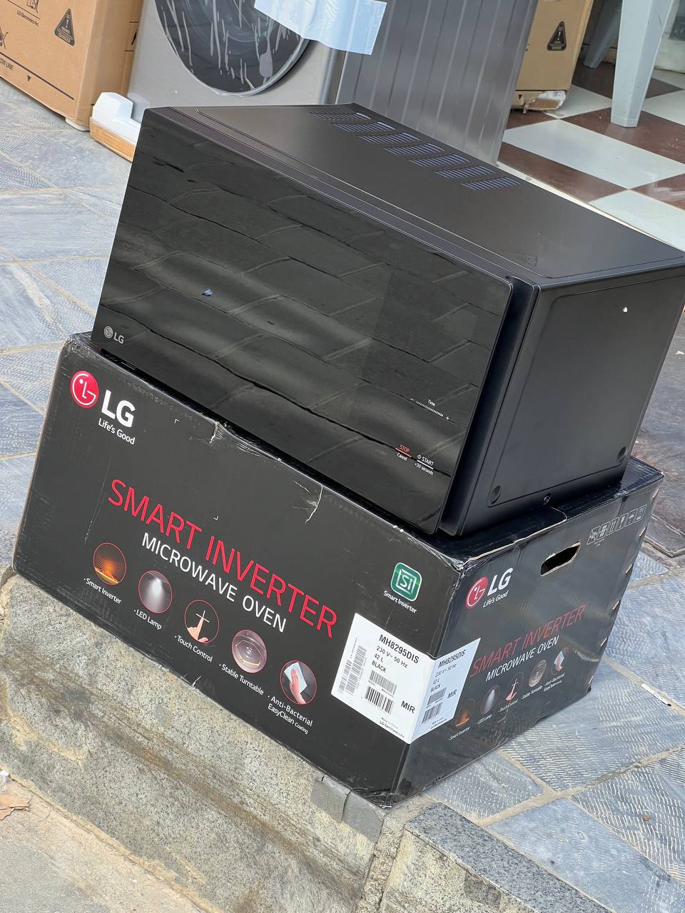 مایکروویو ال جی 8295